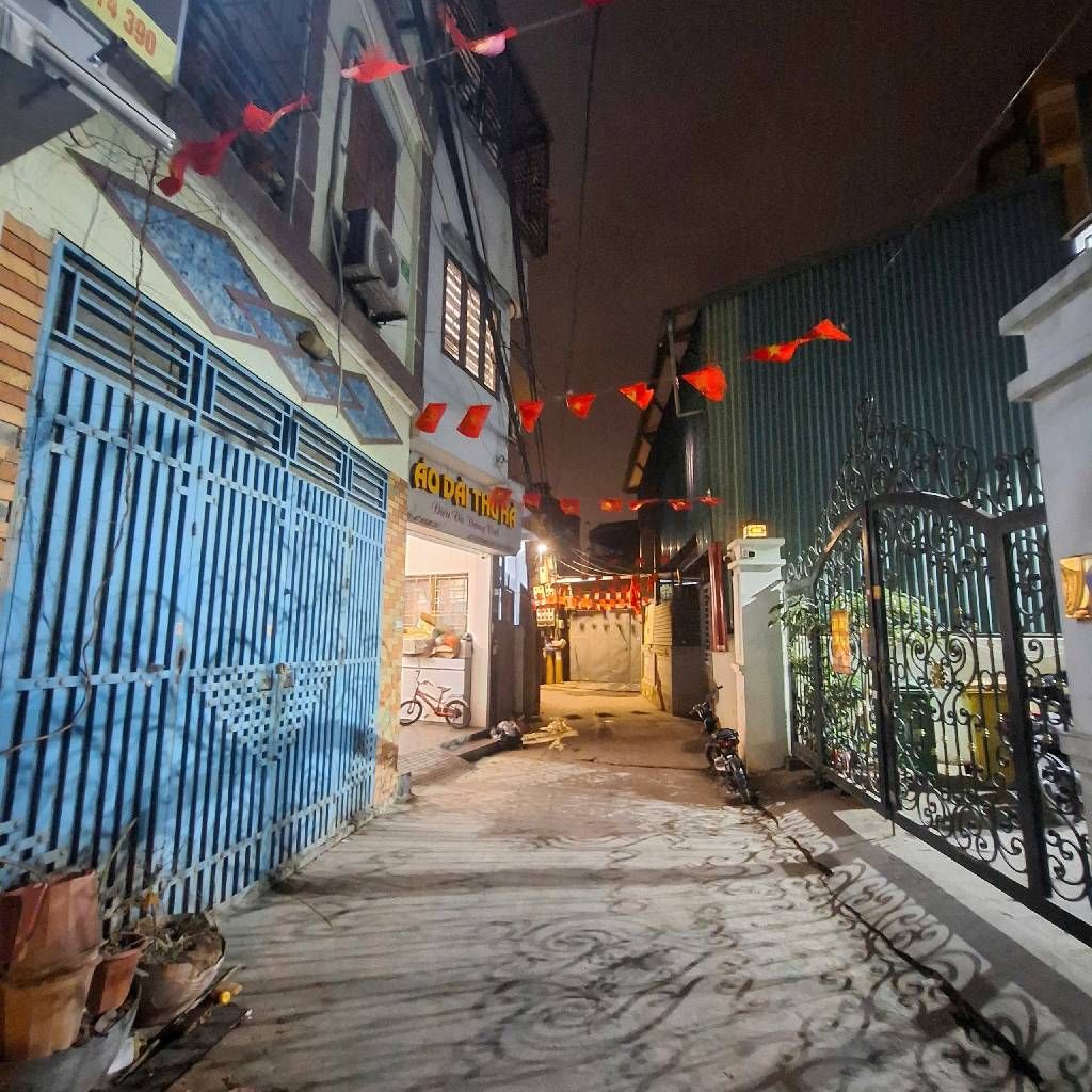 Bán nhà Nam Dư - diện tích 43.6m2 5 tầng - Mặt ngõ thông ô tô tránh - giá 12,2 tỷ