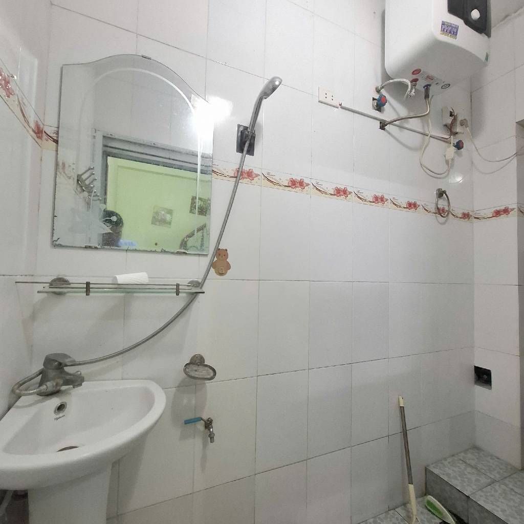 Bán nhà Nam Dư - diện tích 43.6m2 5 tầng - Mặt ngõ thông ô tô tránh - giá 12,2 tỷ