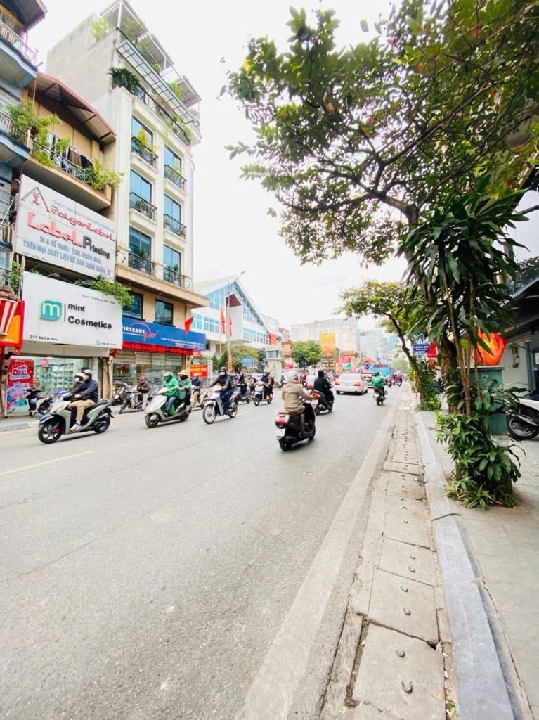 Bán nhà Bạch Mai - diện tích 84m2 2 tầng - Mặt tiền khủng - giá 14 tỷ