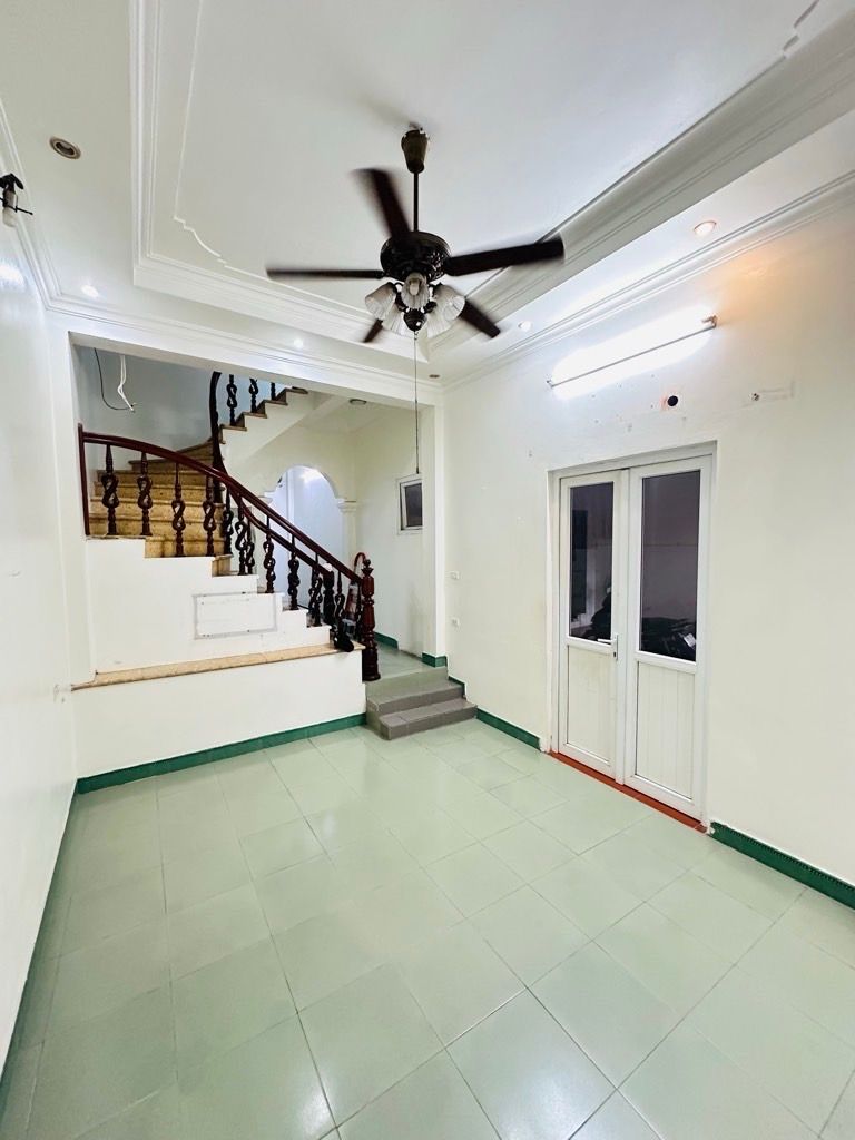 Bán nhà Nam Dư - diện tích 50m2 4 tầng - ô tô đỗ cửa - giá 8,5 tỷ