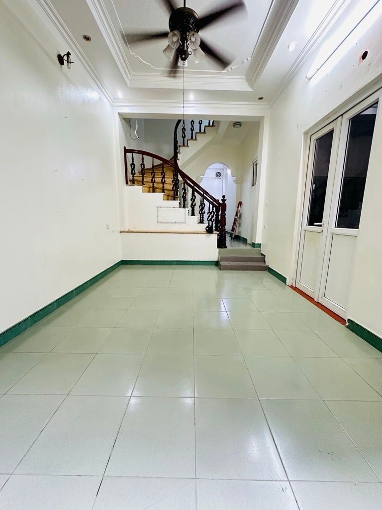 Bán nhà Nam Dư - diện tích 50m2 4 tầng - ô tô đỗ cửa - giá 8,5 tỷ