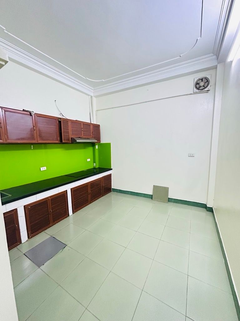 Bán nhà Nam Dư - diện tích 50m2 4 tầng - ô tô đỗ cửa - giá 8,5 tỷ