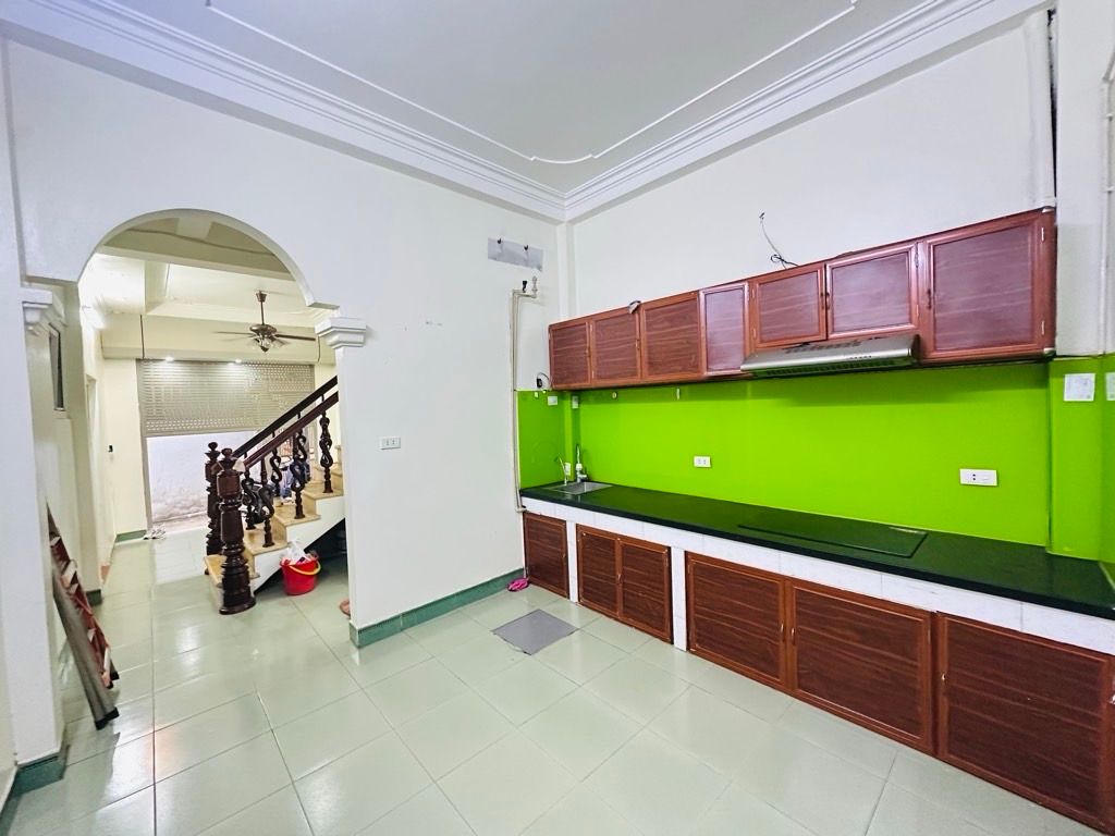 Bán nhà Nam Dư - diện tích 50m2 4 tầng - ô tô đỗ cửa - giá 8,5 tỷ