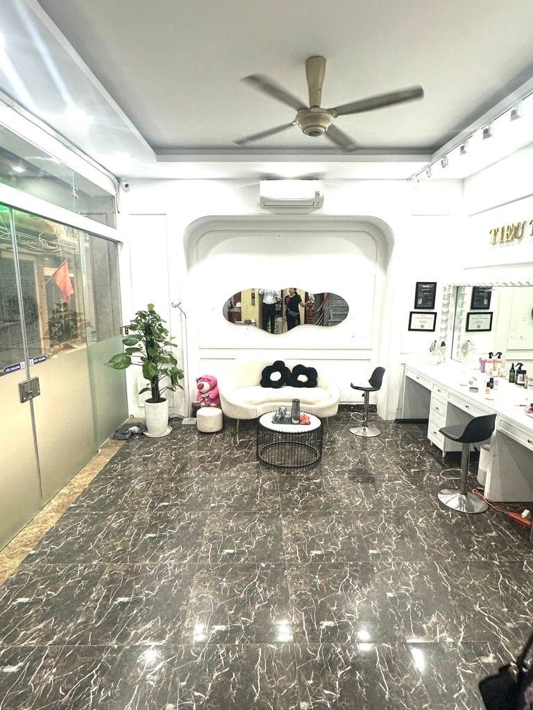 Bán nhà Thịnh Hào 1 - diện tích 40m2 5 tầng - THANG MÁY - giá 20,3 tỷ