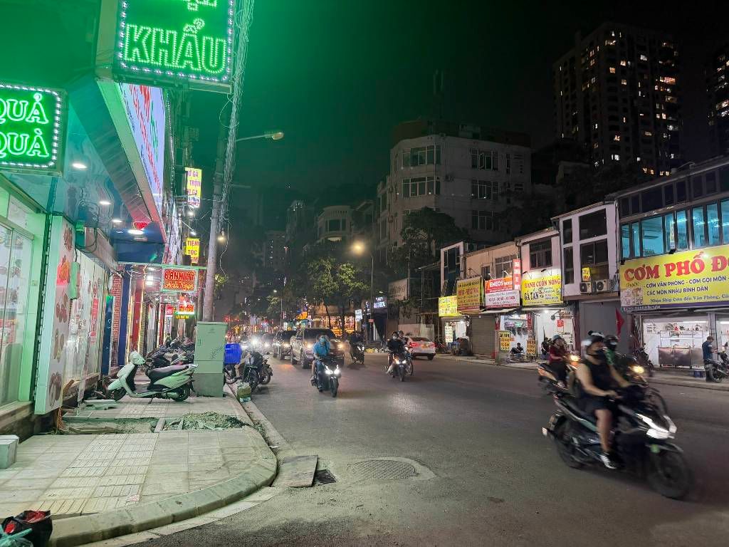 Bán nhà Nguyễn Tuân - diện tích 66m2 4 tầng - PHÂN LÔ Ô TÔ - giá 23 tỷ