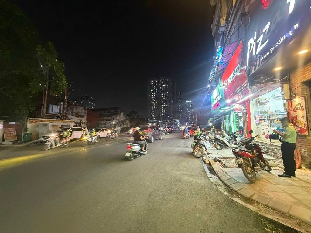 Bán nhà Nguyễn Tuân - diện tích 66m2 4 tầng - PHÂN LÔ Ô TÔ - giá 23 tỷ