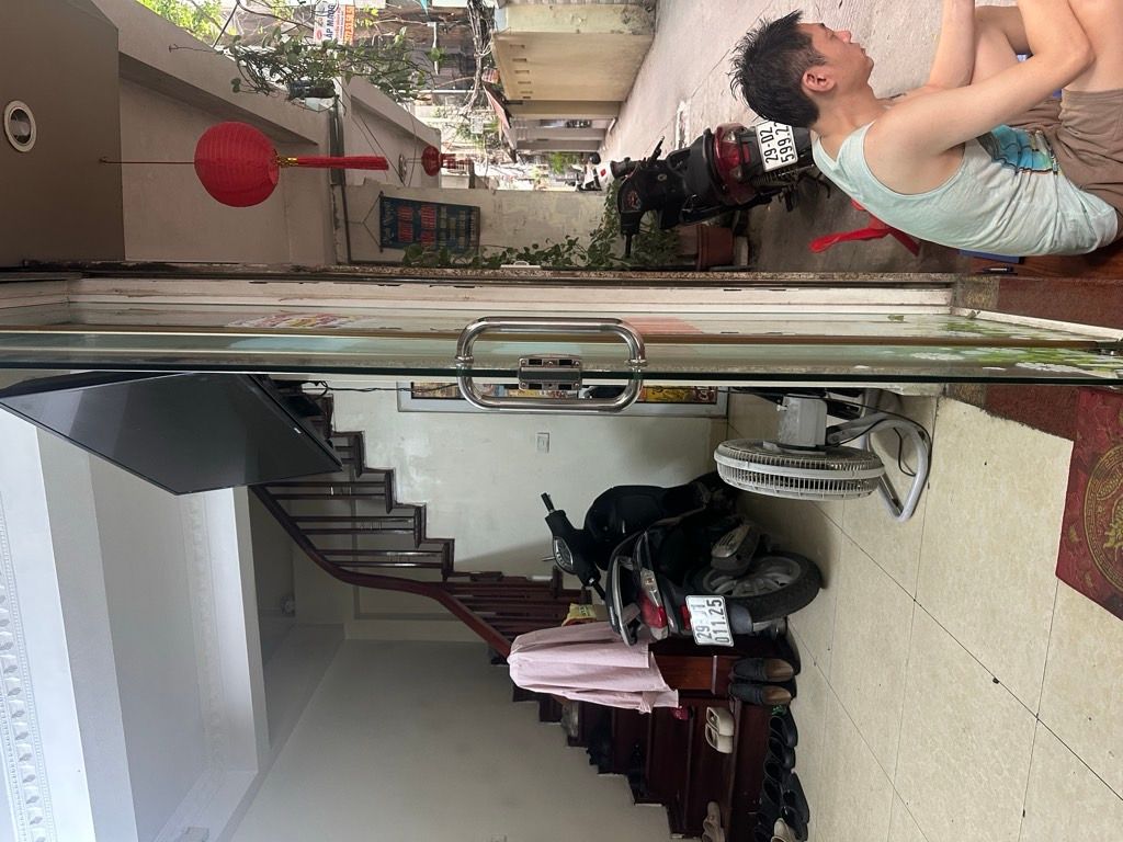 Bán nhà Trần Khát Chân - diện tích 23m2 5 tầng - Nhà Đẹp, xây Khung cột bê tông chắc chắn - giá 8,5 tỷ