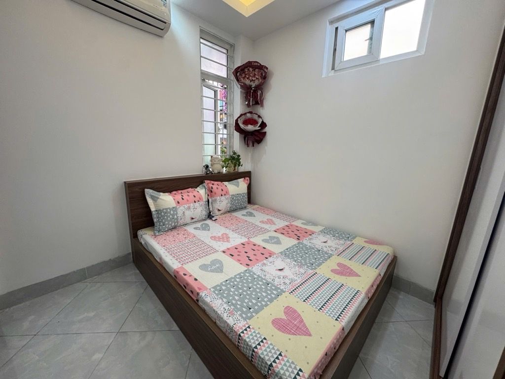 Bán nhà Văn Hương - diện tích 37m2 3 tầng - Căn Hộ CCMN Chủ Làm Full Nội Thất Toàn Đồ Mới - giá 1,65 tỷ