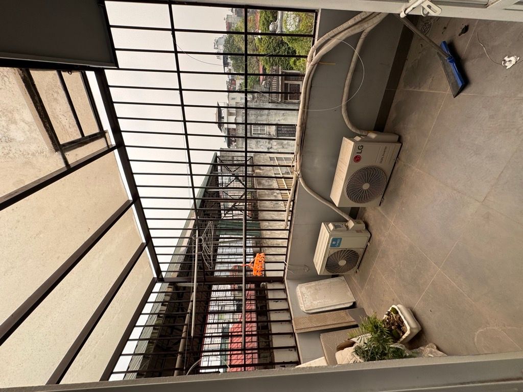 Bán nhà Trương Định - diện tích 43m2 4 tầng - Ngõ nông, nhà mới - giá 7,9 tỷ