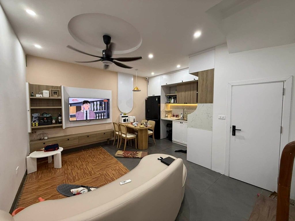 Bán nhà Trương Định - diện tích 43m2 4 tầng - Ngõ nông, nhà mới - giá 7,9 tỷ