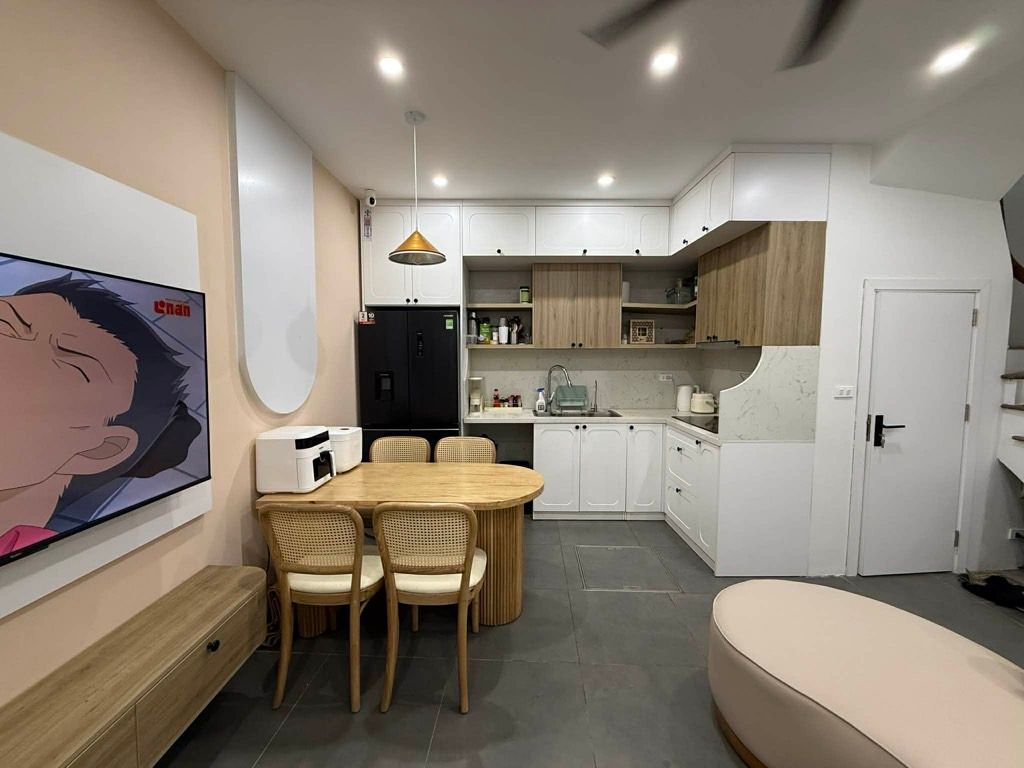 Bán nhà Trương Định - diện tích 43m2 4 tầng - Ngõ nông, nhà mới - giá 7,9 tỷ