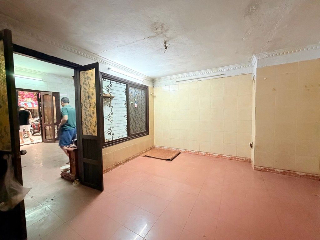 Bán nhà Quỳnh Mai - diện tích 62m2 1 tầng - Ô TÔ TRÁNH - giá 5,5 tỷ