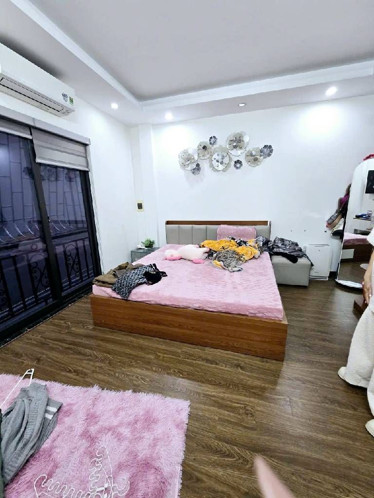 Bán nhà Hoàng Mai - diện tích 30m2 5 tầng - Nhà mới đẹp - giá 8,6 tỷ