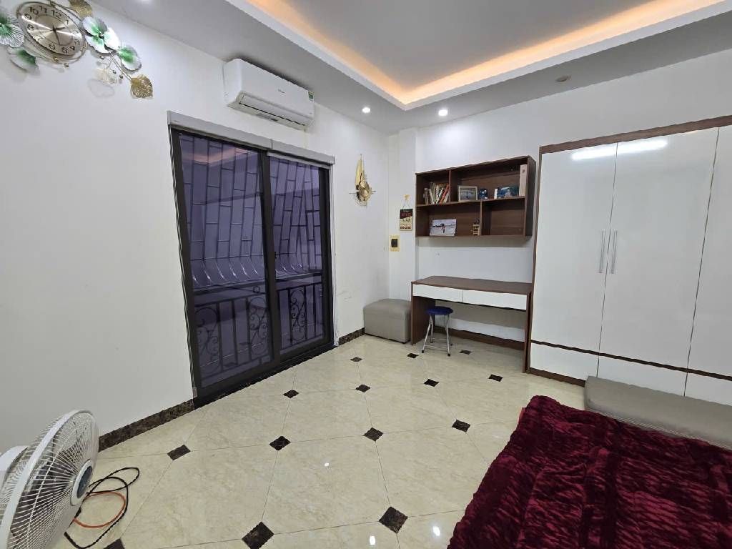 Bán nhà Hoàng Mai - diện tích 30m2 5 tầng - Nhà mới đẹp - giá 8,6 tỷ