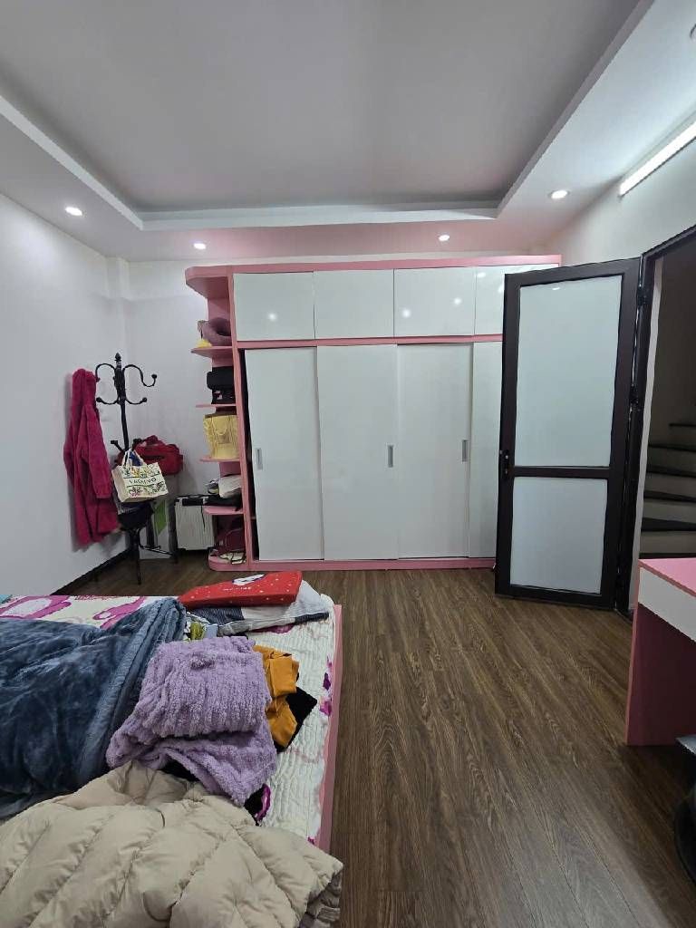 Bán nhà Hoàng Mai - diện tích 30m2 5 tầng - Nhà mới đẹp - giá 8,6 tỷ