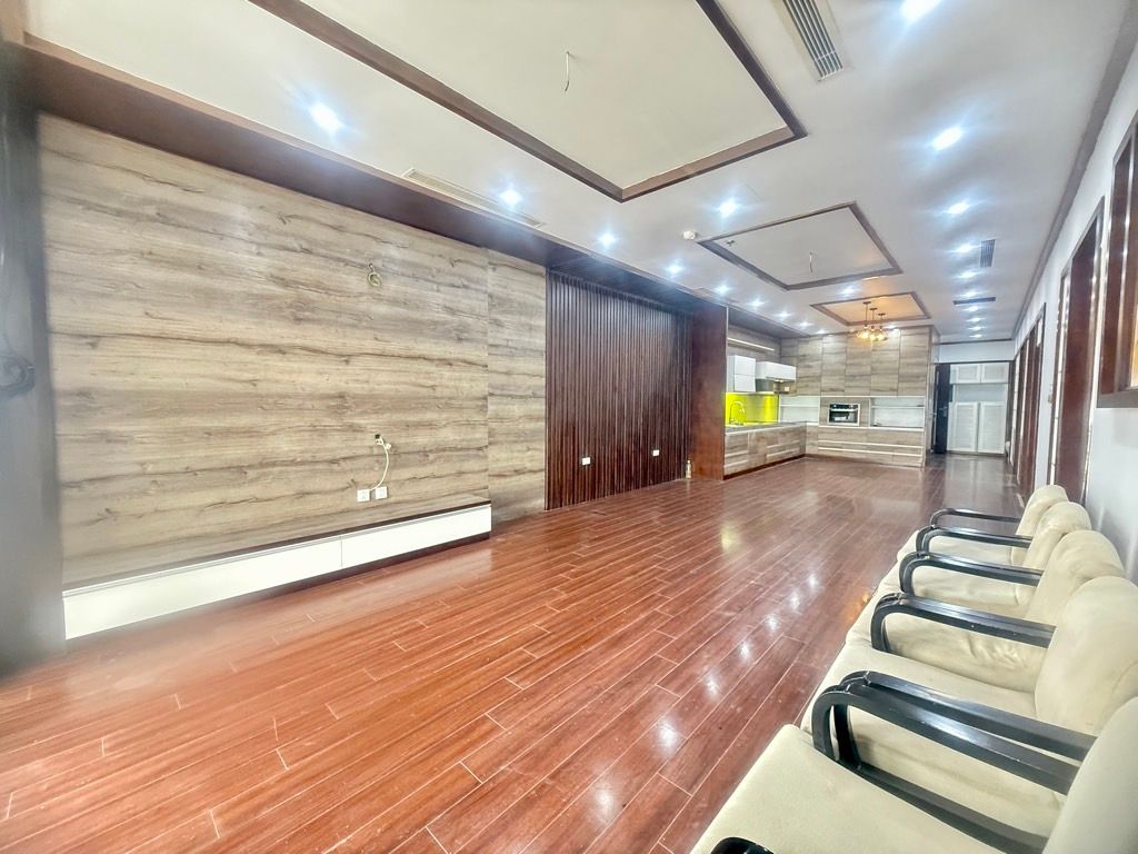 Bán nhà Nguyễn Trãi - diện tích 124m2 33 tầng - Cực hiếm - giá 21 tỷ