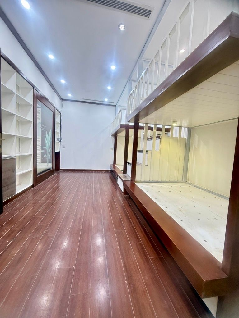 Bán nhà Nguyễn Trãi - diện tích 124m2 33 tầng - Cực hiếm - giá 21 tỷ