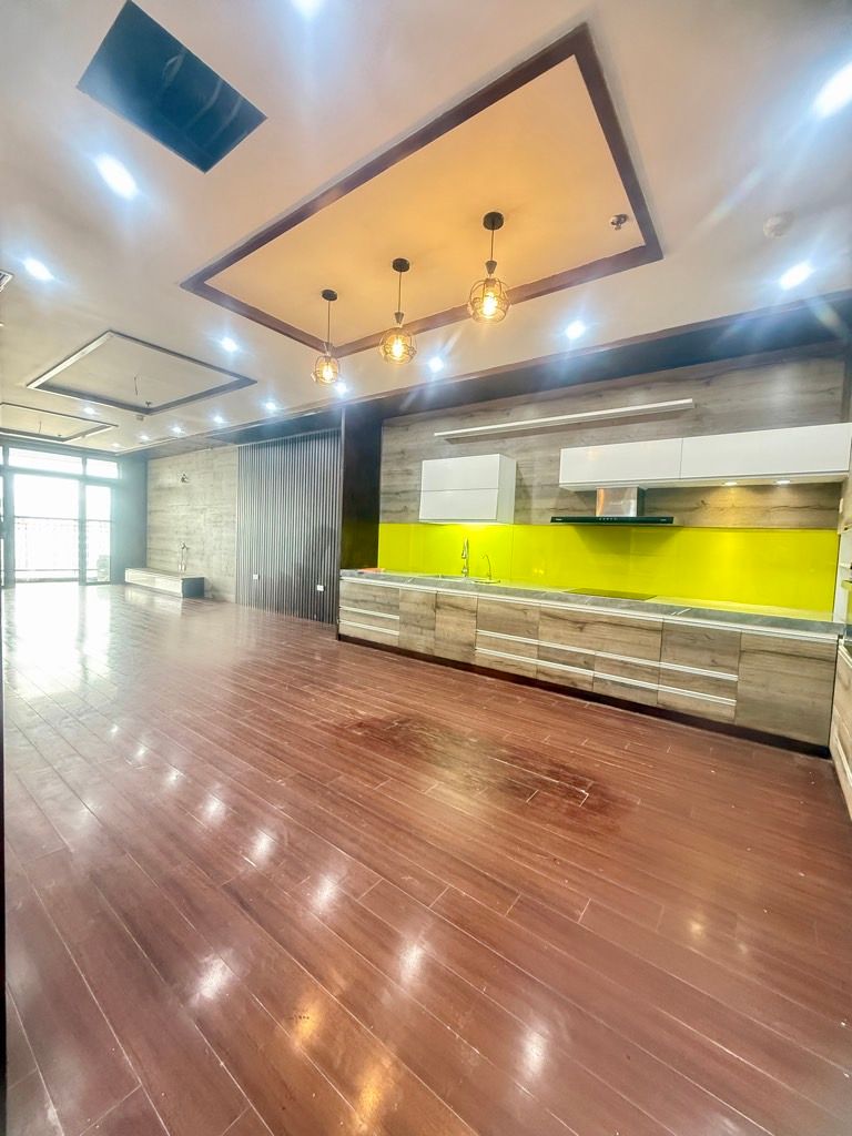 Bán nhà Nguyễn Trãi - diện tích 124m2 33 tầng - Cực hiếm - giá 21 tỷ