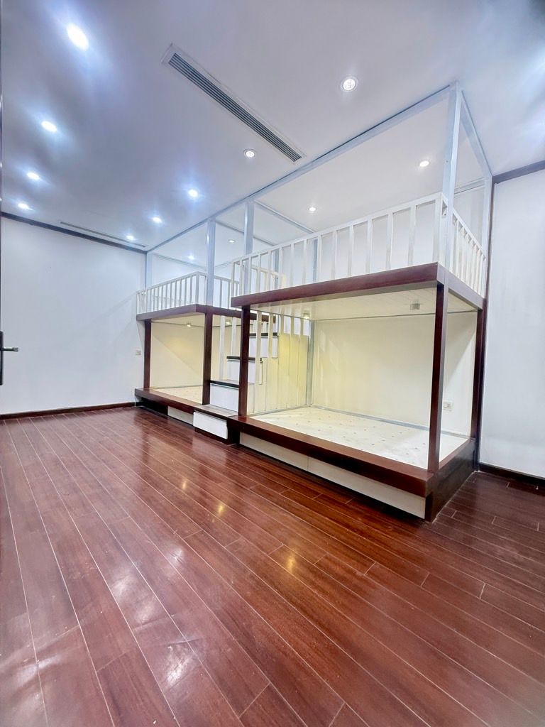 Bán nhà Nguyễn Trãi - diện tích 124m2 33 tầng - Cực hiếm - giá 21 tỷ