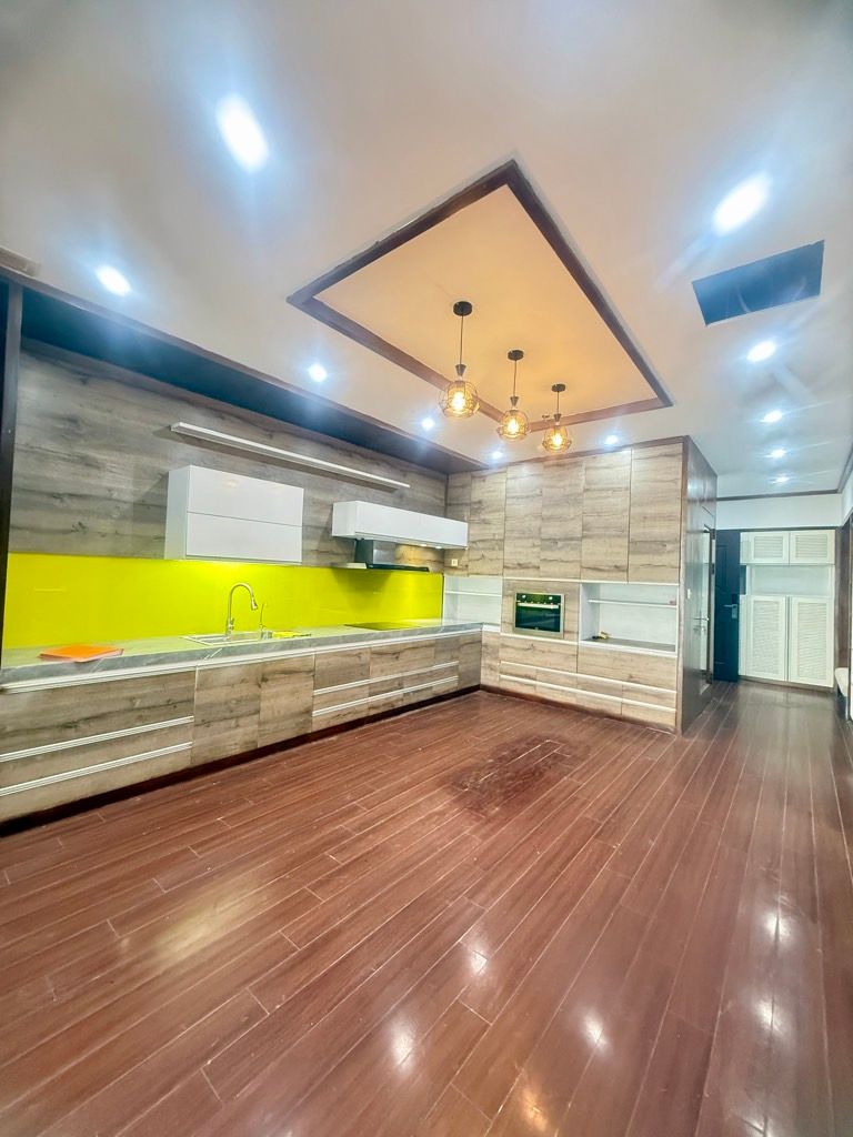 Bán nhà Nguyễn Trãi - diện tích 124m2 33 tầng - Cực hiếm - giá 21 tỷ