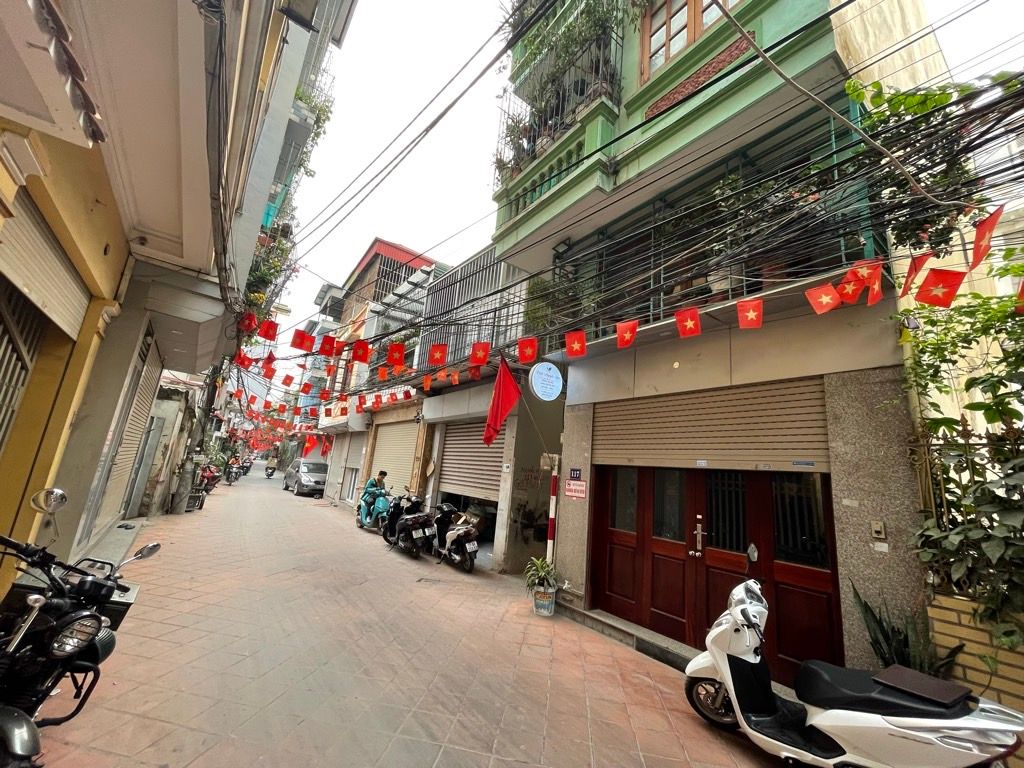 Bán nhà Bùi Xương Trạch - diện tích 30.5m2 2 tầng - Ô tô tránh - giá 2.8 tỷ