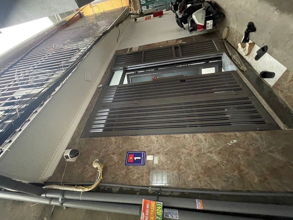 Bán nhà Bùi Xương Trạch - diện tích 30.5m2 2 tầng - Ô tô tránh - giá 2.8 tỷ