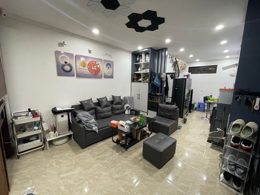 Bán nhà Bùi Xương Trạch - diện tích 30.5m2 2 tầng - Ô tô tránh - giá 2.8 tỷ