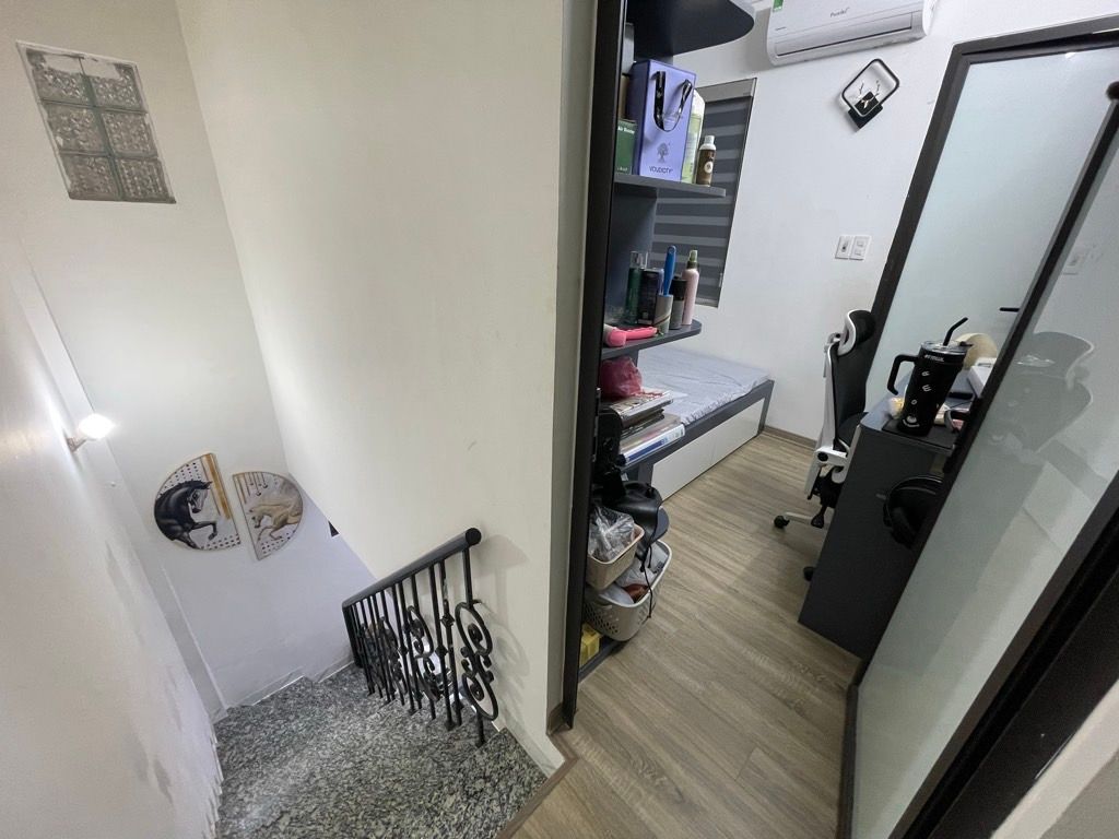 Bán nhà Bùi Xương Trạch - diện tích 30.5m2 2 tầng - Ô tô tránh - giá 2.8 tỷ