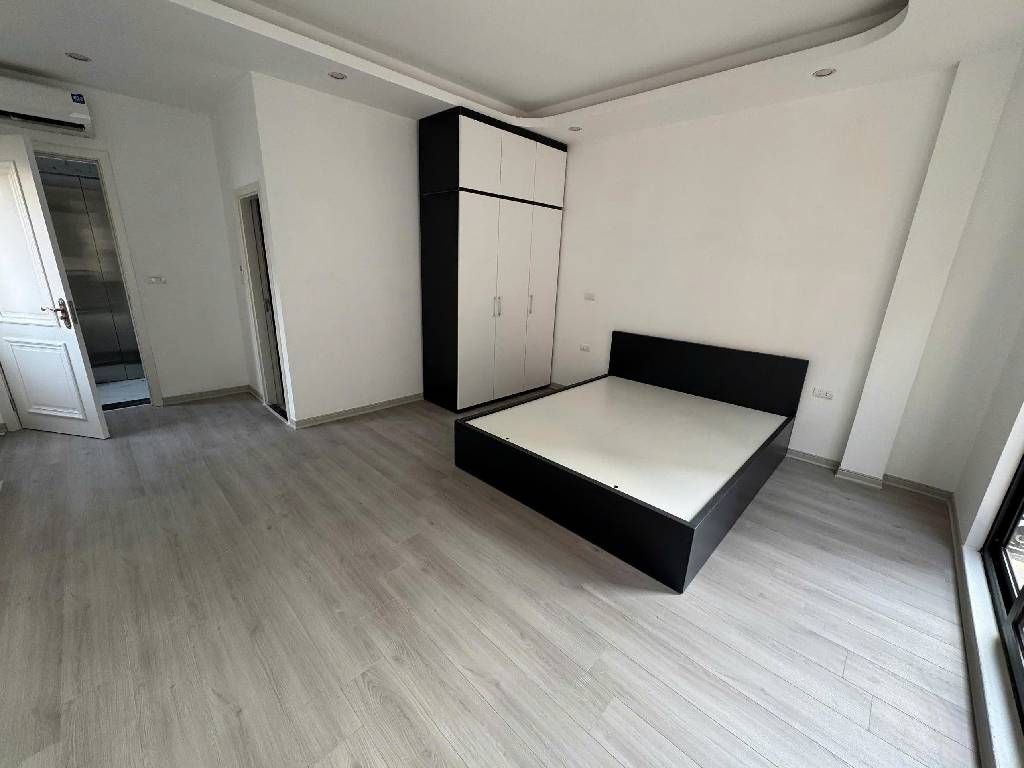 Bán nhà Định Công Thượng - diện tích 40m2 6 tầng - Ô tô vào nhà - giá 11,8 tỷ