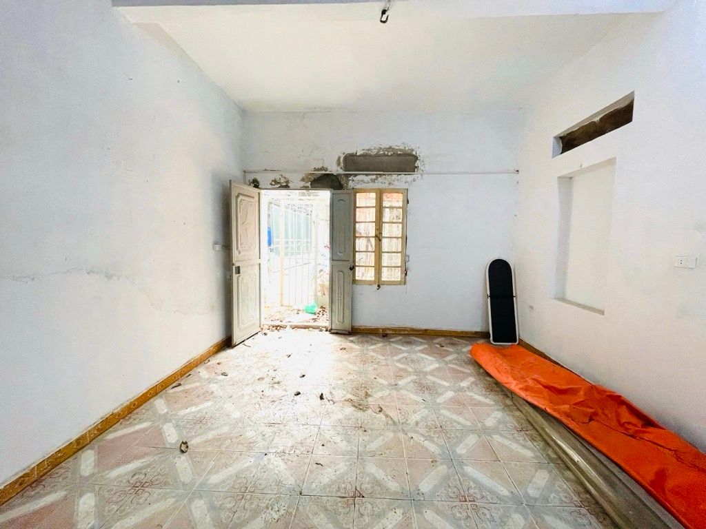 Bán nhà Kim Đồng - diện tích 80.9m2 2 tầng - Ngõ nông thoáng - giá Nhỉnh 24 tỷ