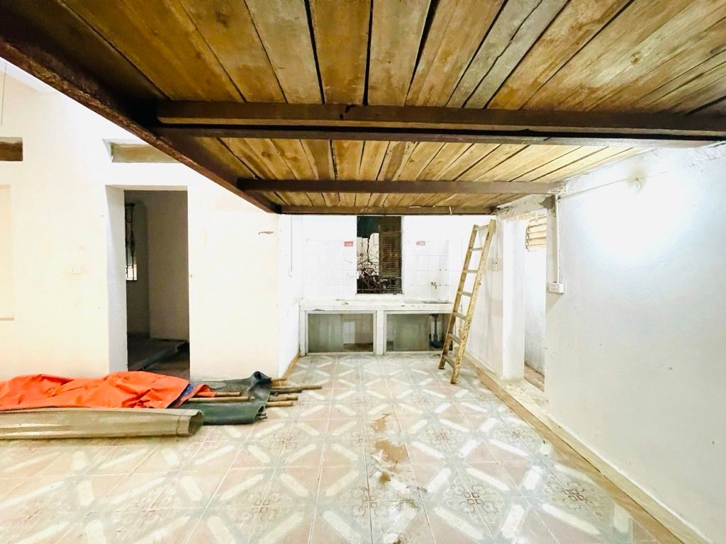 Bán nhà Kim Đồng - diện tích 80.9m2 2 tầng - Ngõ nông thoáng - giá Nhỉnh 24 tỷ