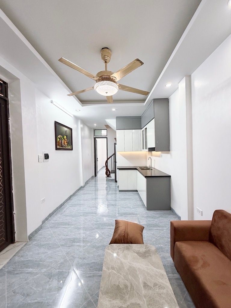 Bán nhà Vĩnh Tuy - diện tích 48m2 5 tầng - Nhà 6 ngủ – full nội thất ở ngay - giá 4,25 tỷ