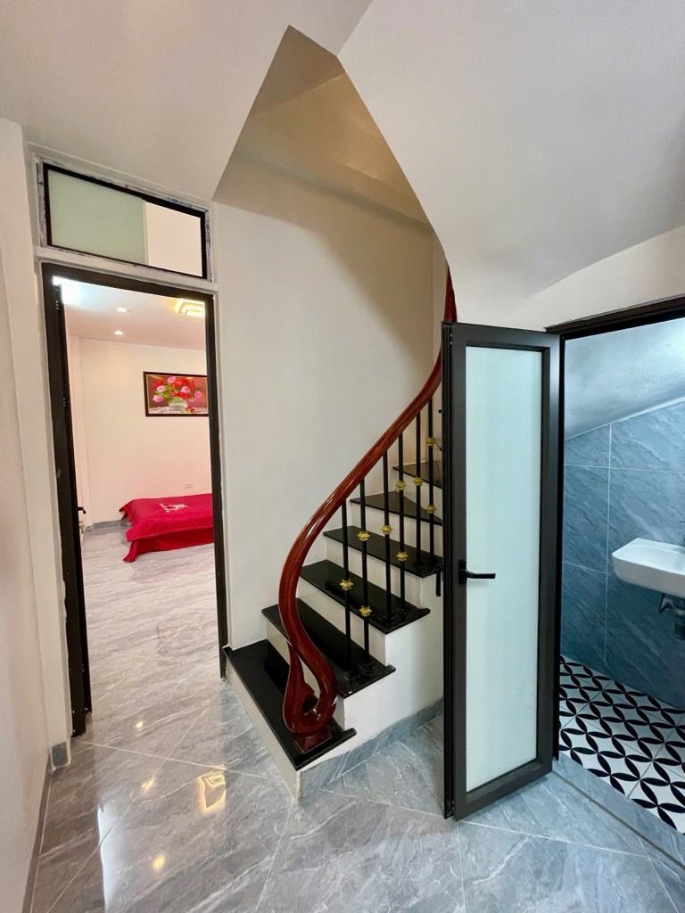 Bán nhà Vĩnh Tuy - diện tích 48m2 5 tầng - Nhà 6 ngủ – full nội thất ở ngay - giá 4,25 tỷ