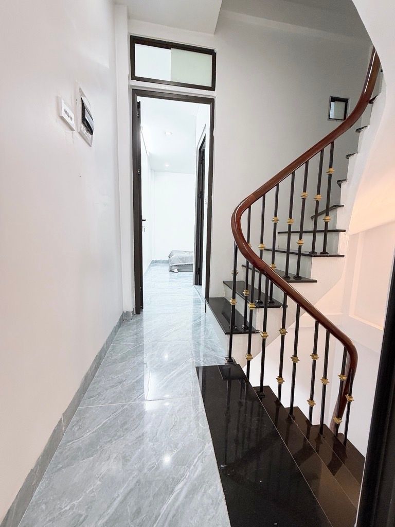 Bán nhà Vĩnh Tuy - diện tích 48m2 5 tầng - Nhà 6 ngủ – full nội thất ở ngay - giá 4,25 tỷ