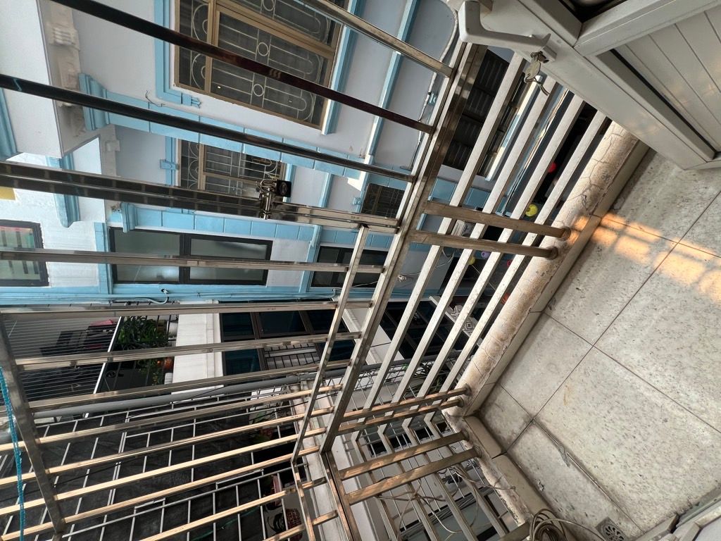 Bán nhà Khâm Thiên - diện tích 51m2 5 tầng - Lõi Đống Đa - giá 1,36 tỷ