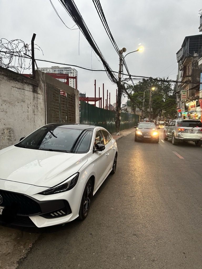 Bán nhà Khương Đình - diện tích 25,3m2 5 tầng - mặt phố - giá 10,8 tỷ