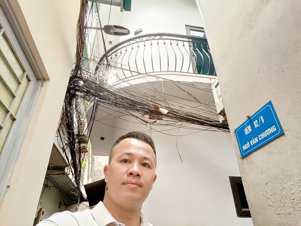 Bán nhà Văn Chương - diện tích 27,3m2 5 tầng - Lô góc, ô tô sát nhà - giá 8 tỷ