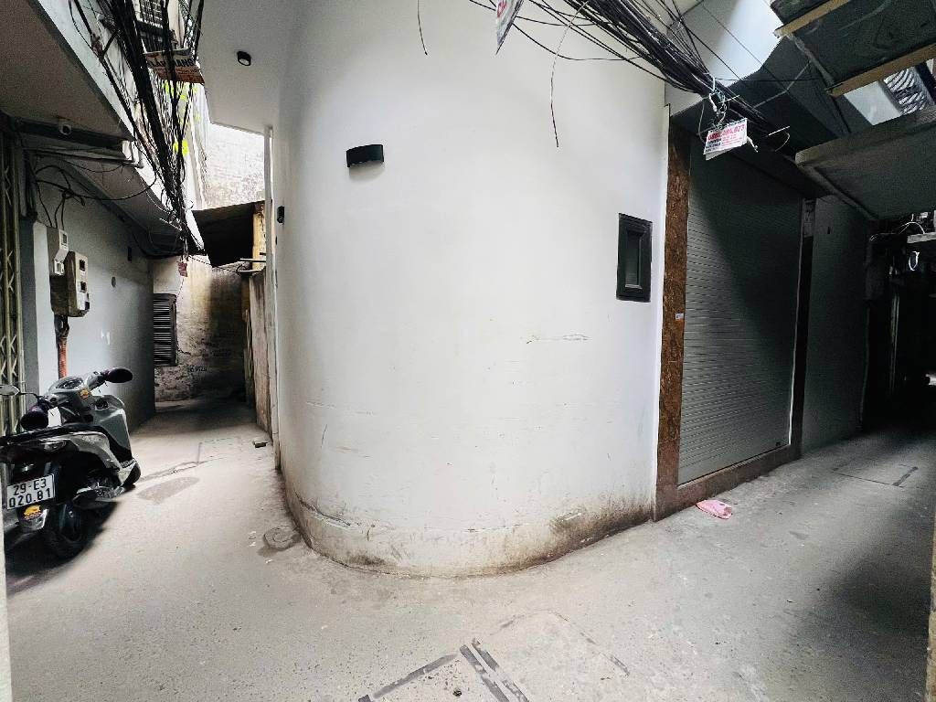 Bán nhà Văn Chương - diện tích 27,3m2 5 tầng - Lô góc, ô tô sát nhà - giá 8 tỷ