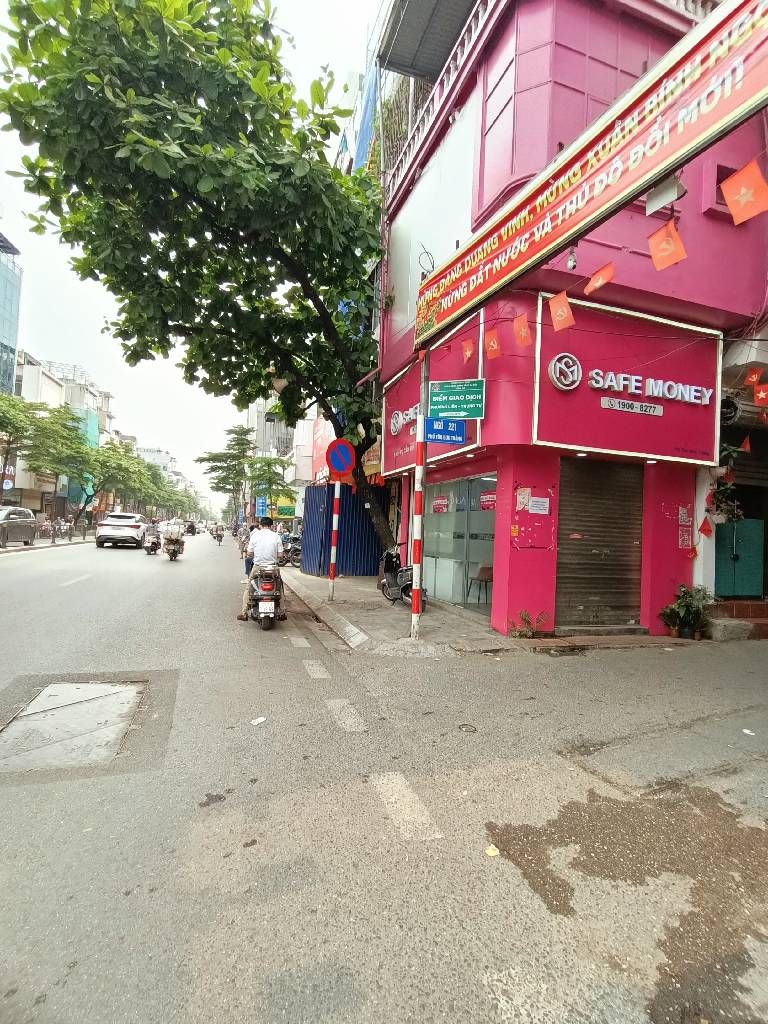 Bán nhà Văn Chương - diện tích 27,3m2 5 tầng - Lô góc, ô tô sát nhà - giá 8 tỷ