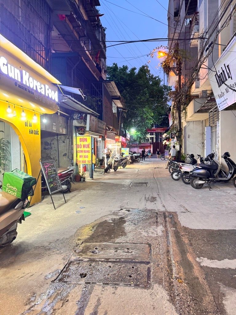 Bán nhà B5 Tập Thể ĐH Công Đoàn Tây Sơn - diện tích 70m2 1 tầng - Ô tô qua nhà - giá 6,5 tỷ