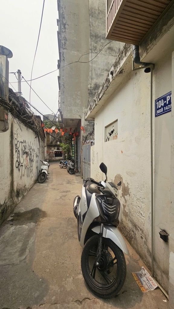 Bán nhà Tân Mai - diện tích 16m2 2 tầng - Căn hộ tập thể đẹp, giá 3,7 tỷ