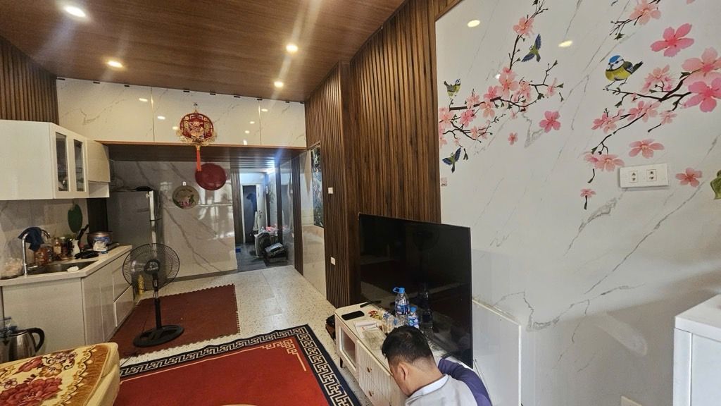 Bán nhà Tân Mai - diện tích 16m2 2 tầng - Căn hộ tập thể đẹp, giá 3,7 tỷ