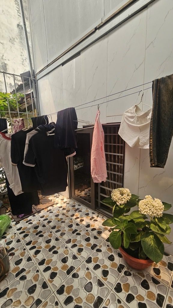 Bán nhà Tân Mai - diện tích 16m2 2 tầng - Căn hộ tập thể đẹp, giá 3,7 tỷ