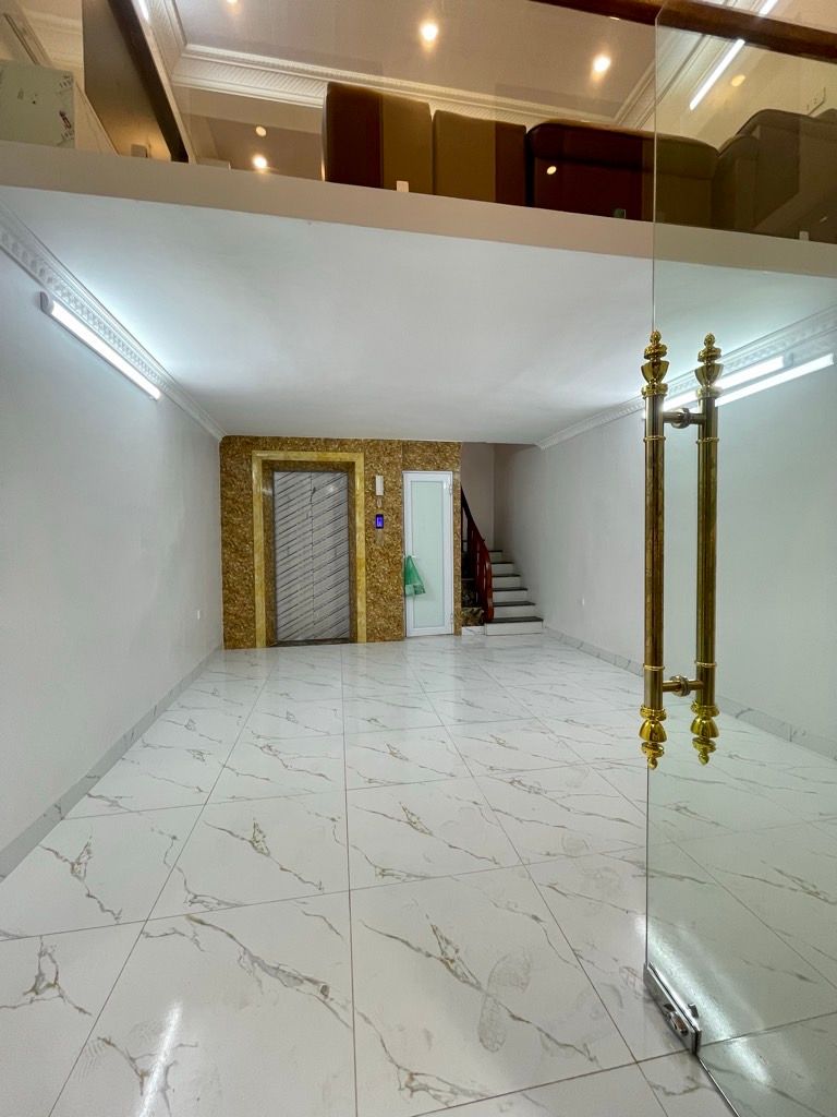 Bán nhà Hào Nam - diện tích 28m2 6 tầng - Nhà mới đẹp full nội thất - giá 10,8 tỷ