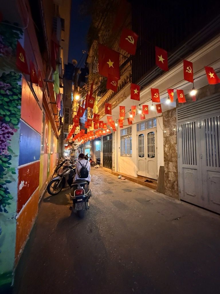 Bán nhà Minh Khai - diện tích 23m2 3 tầng - Ngõ ô tô tránh - giá 4,7 tỷ