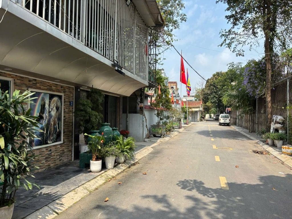 Bán nhà Nguyễn Khoái - diện tích 92m2 2 tầng - Ô TÔ TRÁNH - giá 17 tỷ