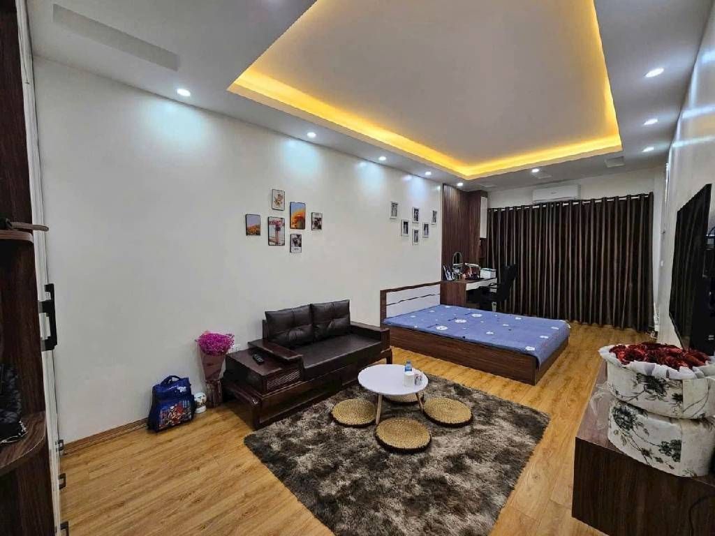 Bán nhà Thanh Lân - diện tích 34m2 5 tầng - Ô tô tránh - giá 7,8 tỷ