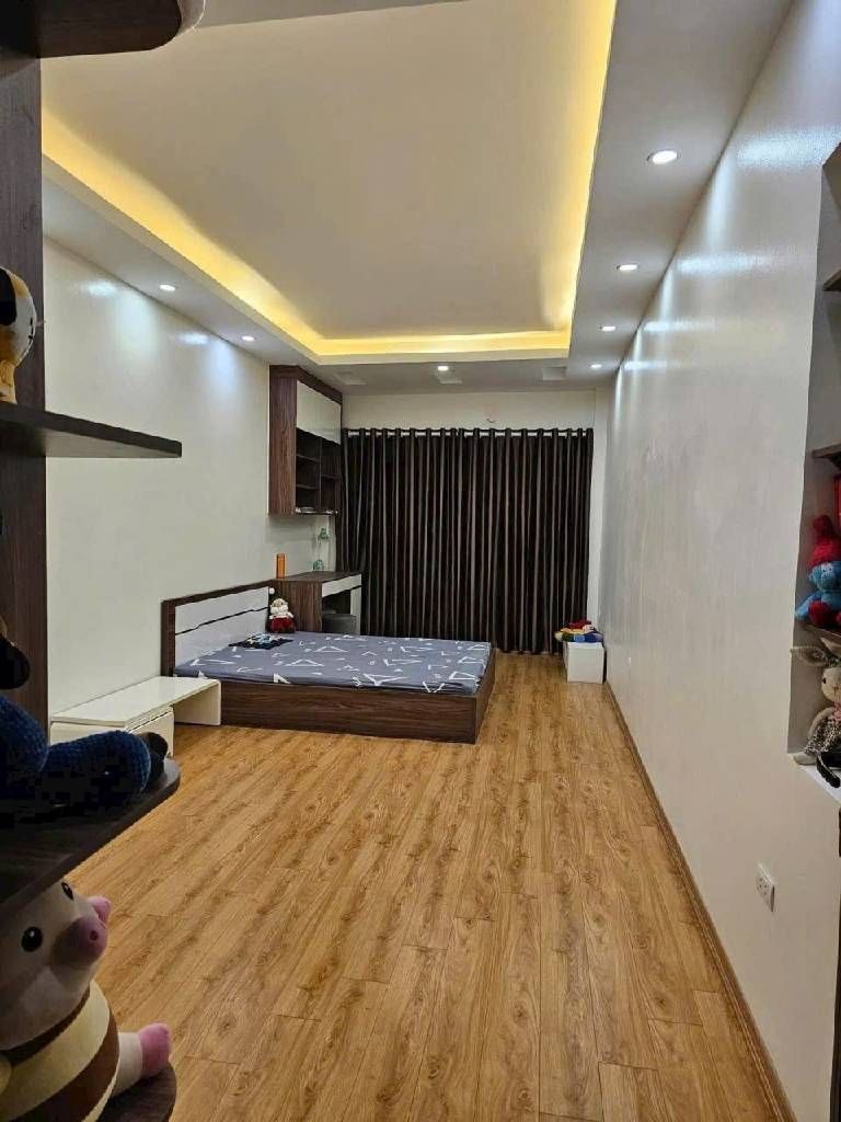 Bán nhà Thanh Lân - diện tích 34m2 5 tầng - Ô tô tránh - giá 7,8 tỷ