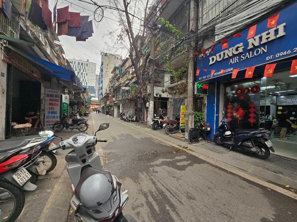 Bán nhà C1 Tập thể Khuất Duy Tiến - diện tích 33.3m2 1 tầng - 2 mặt tiền ô tô tránh - giá 12,5 tỷ