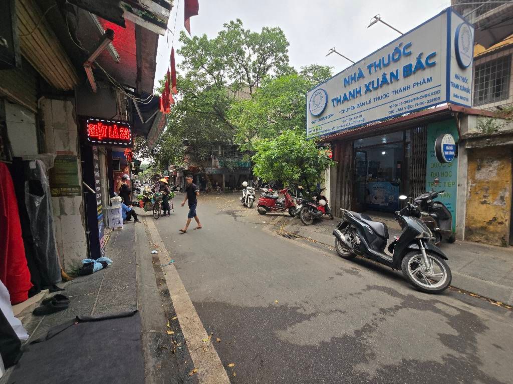 Bán nhà C1 Tập thể Khuất Duy Tiến - diện tích 33.3m2 1 tầng - 2 mặt tiền ô tô tránh - giá 12,5 tỷ